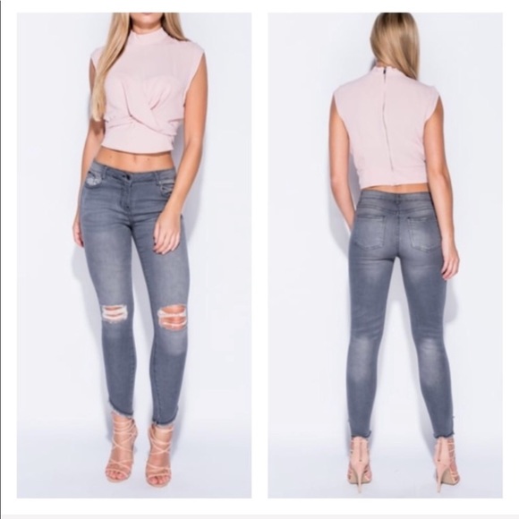 💥FINAL PRICE💥Gray Distressed skinny Ankle Jeans - Picture 2 of 5